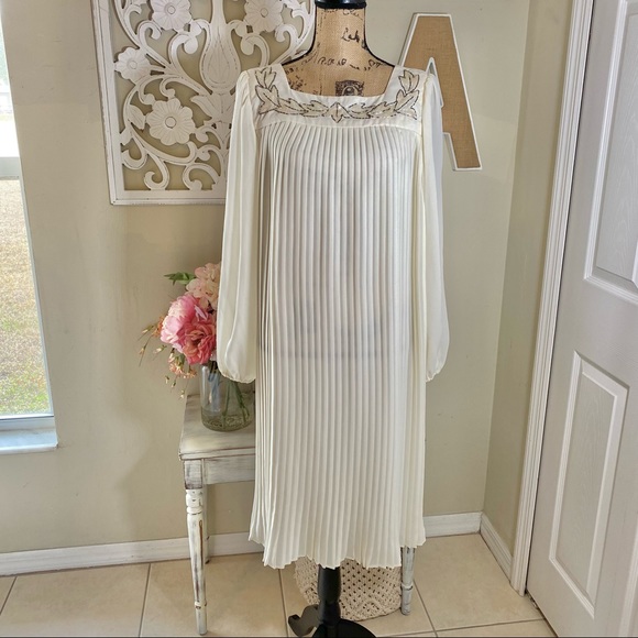discoveries unlimited Dresses & Skirts - VINTAGE 70’S DISCOVERIES UNLIMITED PLEATED FORMAL DRESS